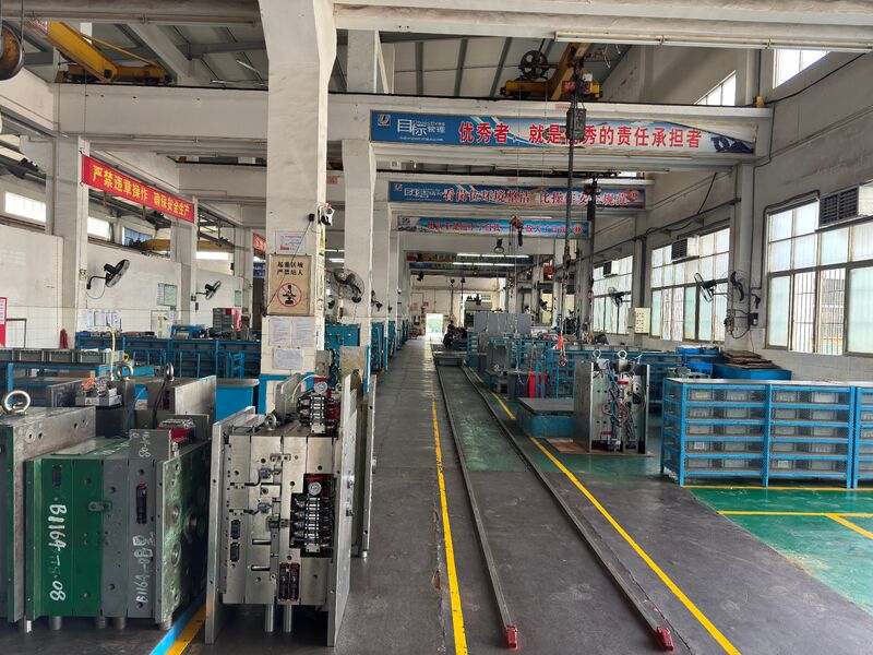 Guangzhou Starlink Mold Co.,Ltd. linha de produção do fabricante