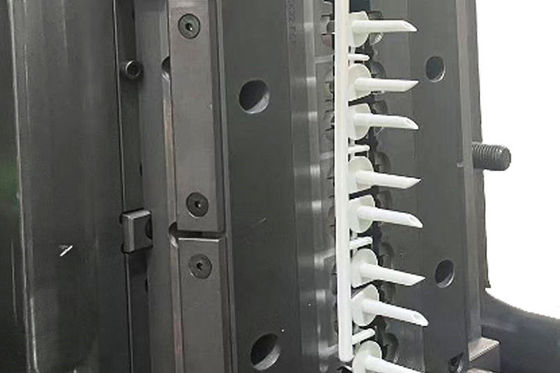 Molde de produto médico profissional com aço 1.2083 e design de molde 2D