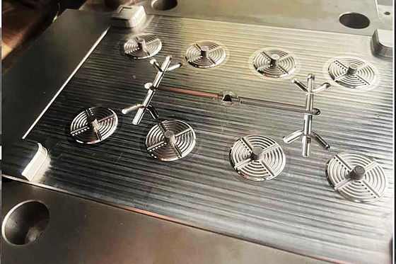 Bom preço. Design de molde médico 3D/2D transparente e branco para sistemas de correria quente Moldmaster on-line